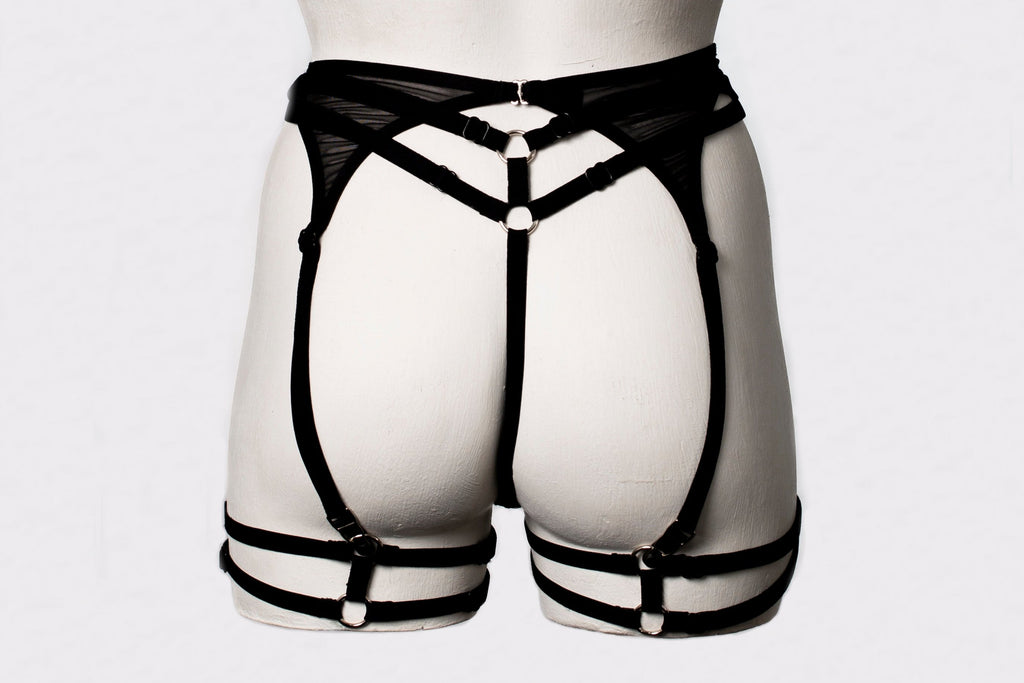 black-suspender-belt-strappy-oring-thong-sustainable-lingerie-brands-handmade-barcelona-iona-smith-scott