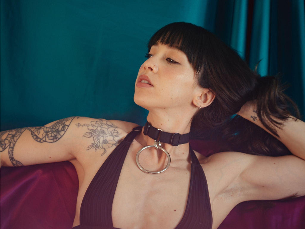 elasticated-metal-oring-choker-collar-sustainable-lingerie-brands-iona-smith-scott