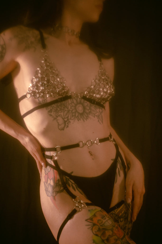 cage-bra-outfit-tattooed-model-lingerie-shop-online-iona-smith-scott